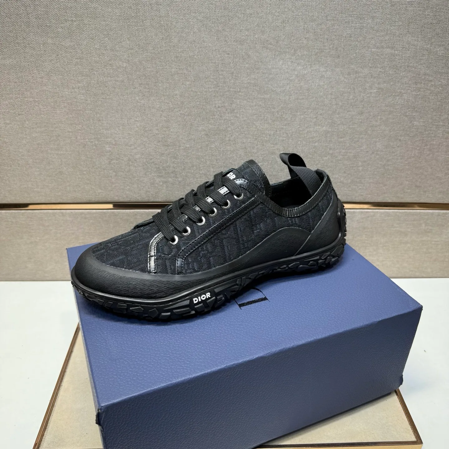 ⬛️Men's shoes 💰p442 [Dior~] Men's casual shoes 2025z cabinet sales simultaneously 🔶Size: 39-44 #️⃣ 🔷2 colors🔜The upper is made of multi-material splicing➕Genuine leather lining, comfortable and breathable, sole: original comfortable and wear-resistant outsole, ⚠️Real shot📱Photographed🎬The real thing is better📢📢📢